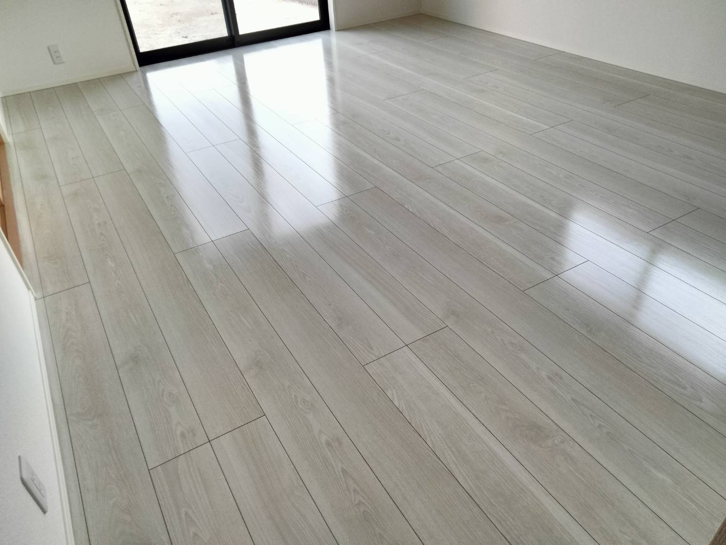 フロアコーティング(ガラス：シリコン）新築２階建てまで